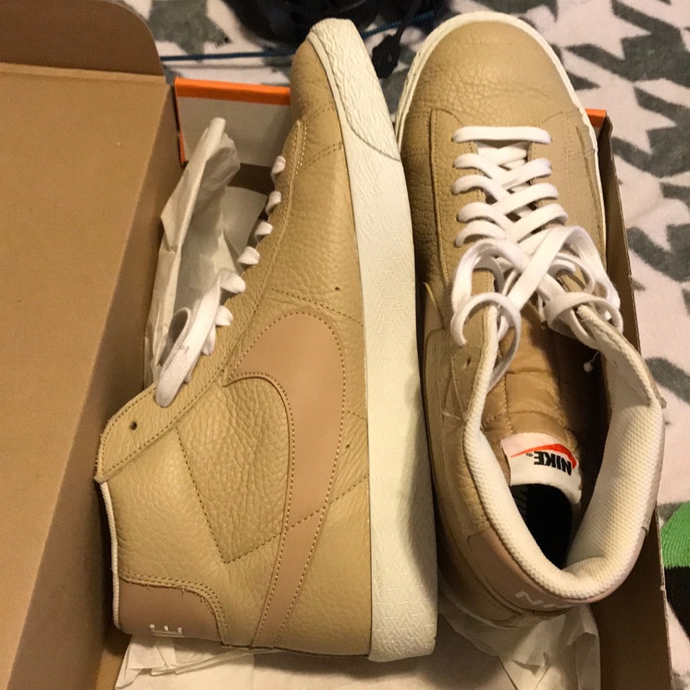 Men’s Nike Blazers style #429988-202